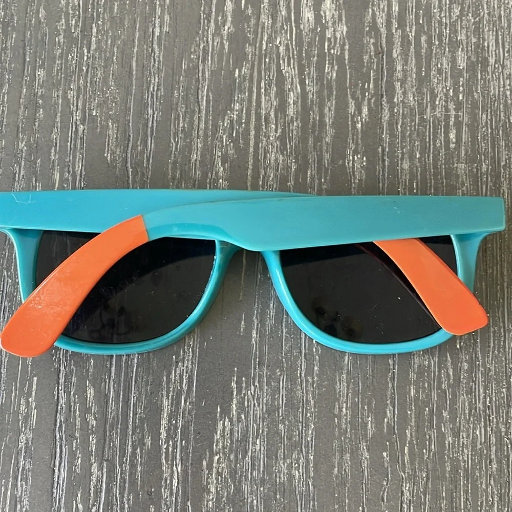 Kid’s Disney Mickey Mouse sunglasses